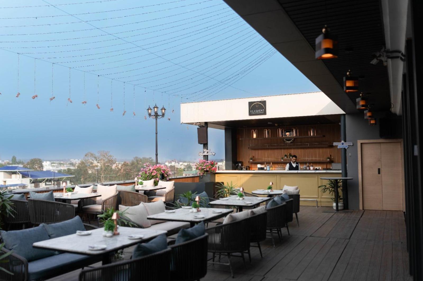 Ramada Encore By Wyndham Siliguri Sevoke Road Dış mekan fotoğraf